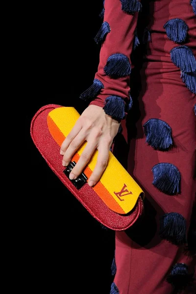Look 44